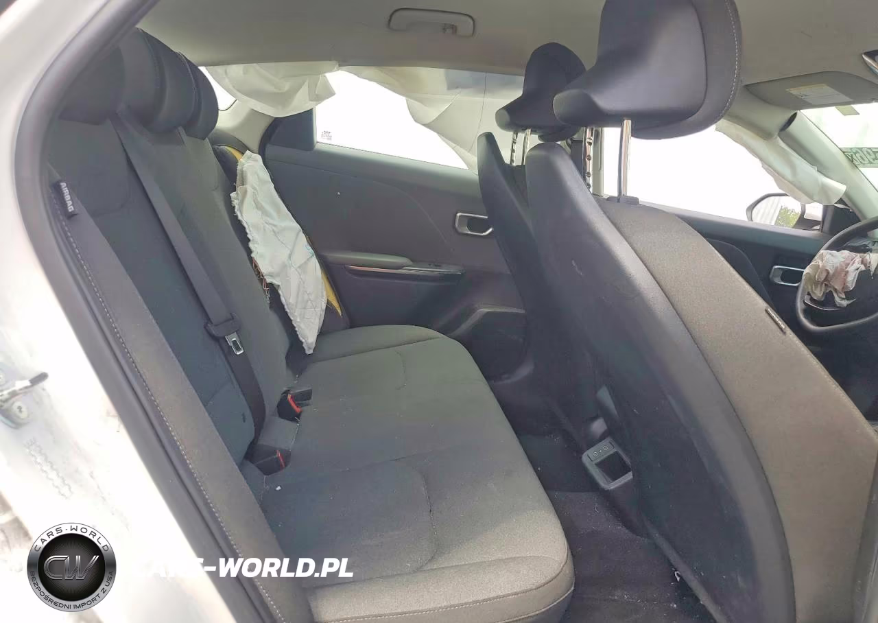 2025 Kia K4 Lx VIN:3KPFT4DE9SE132683 - 10