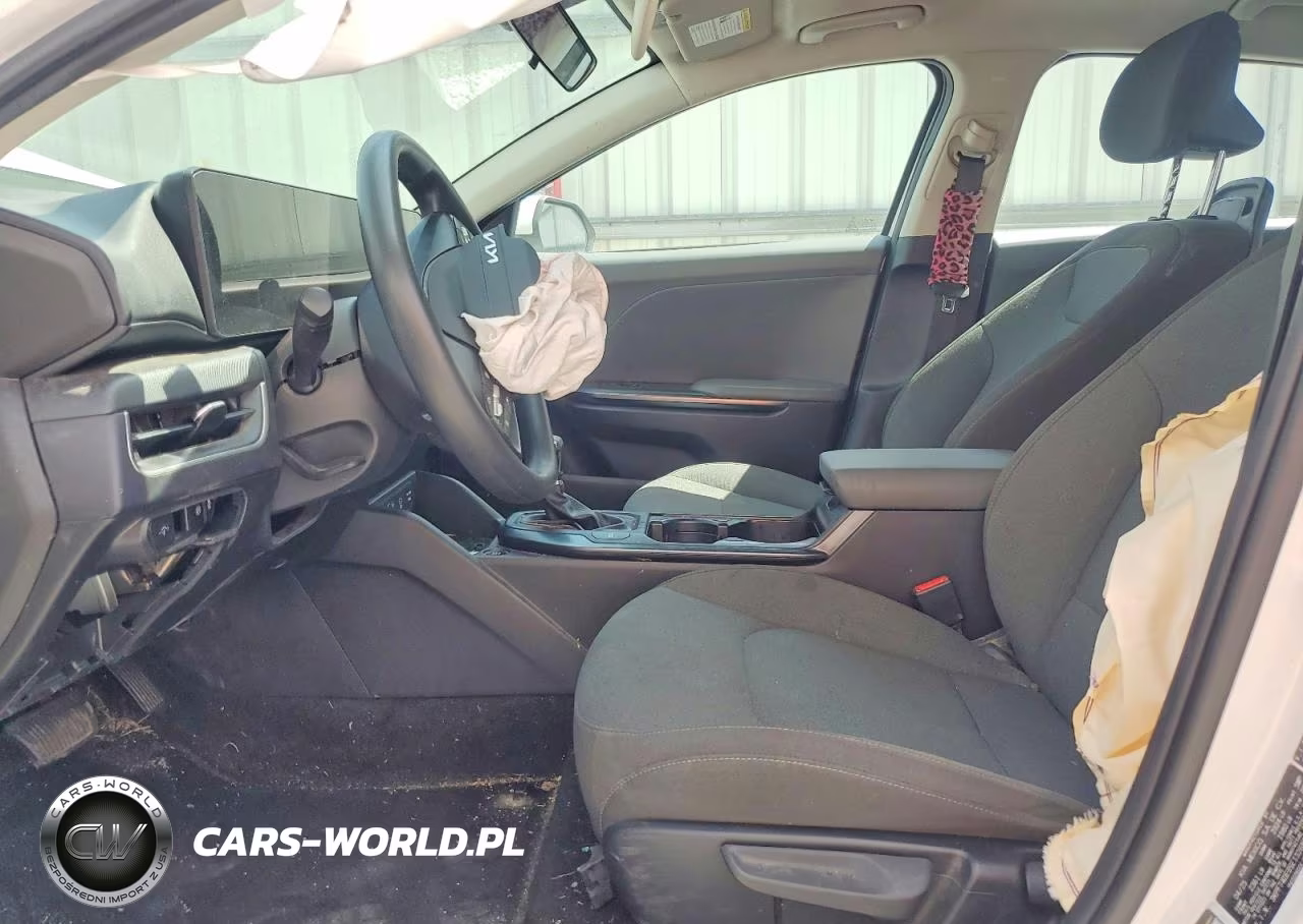 2025 Kia K4 Lx VIN:3KPFT4DE9SE132683 - 7