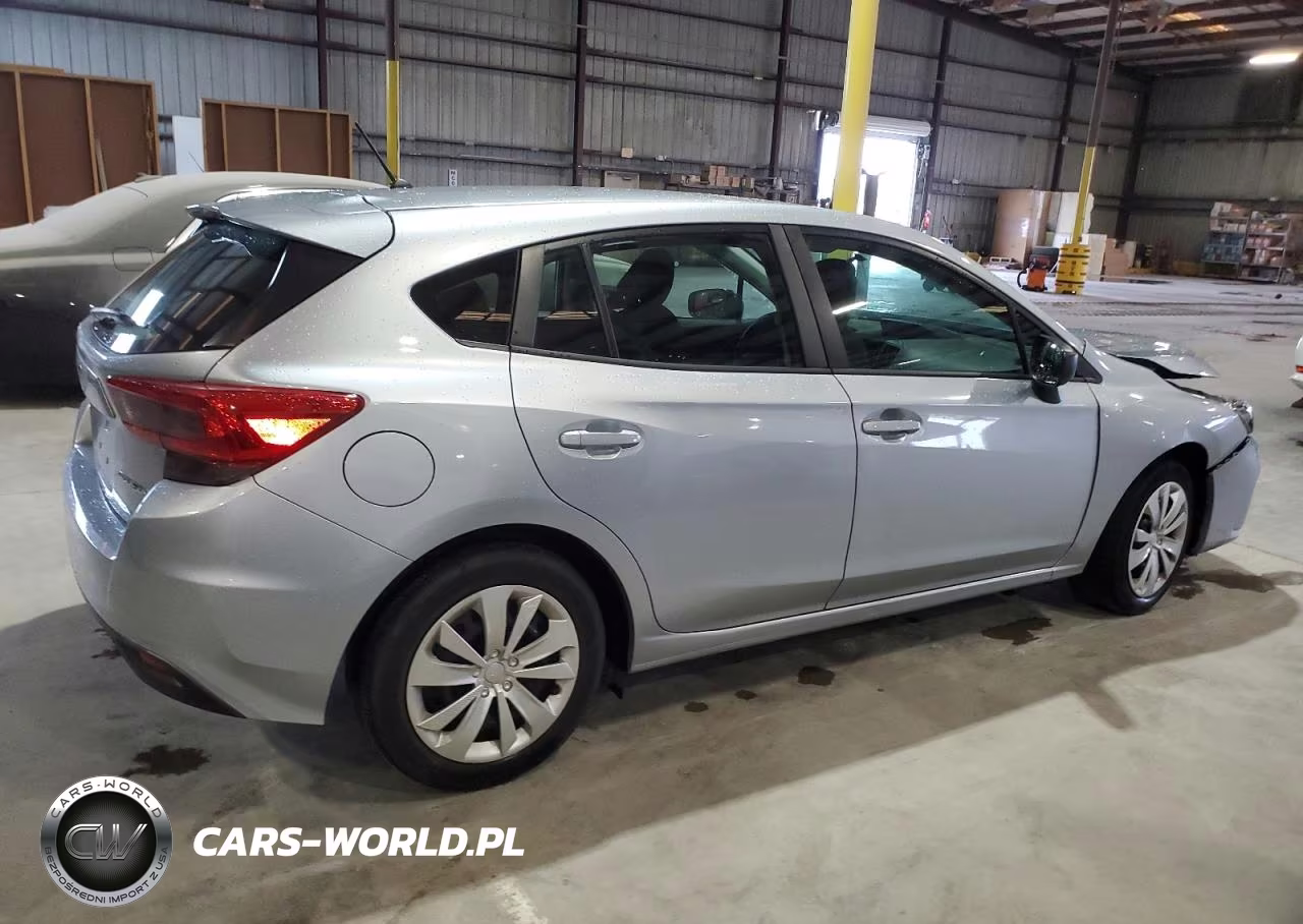 2018 Subaru Impreza VIN:4S3GTAA60J1729674 - 3