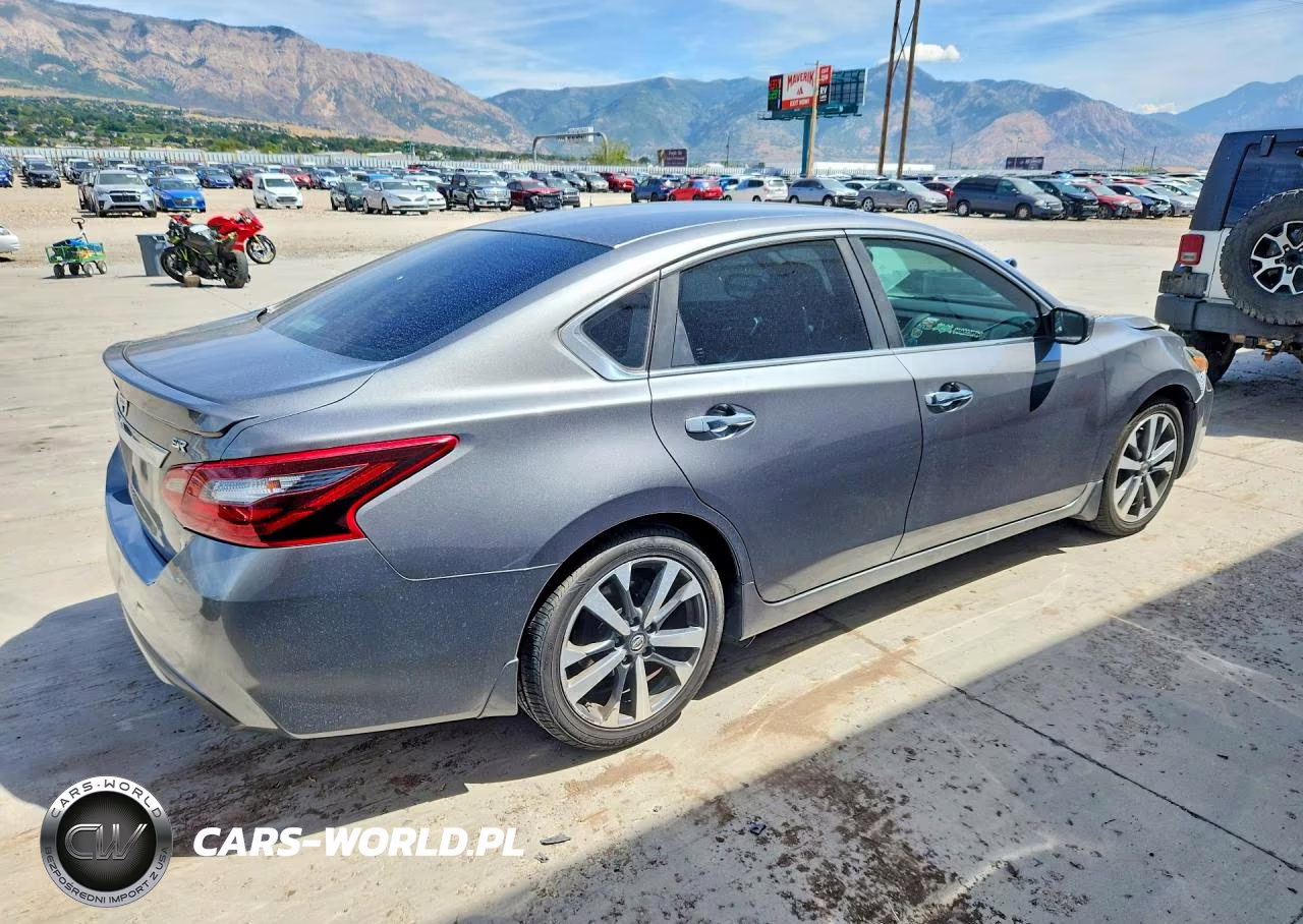 2017 Nissan Altima 2.5 Sr VIN:1N4AL3AP4HC133272 - 3
