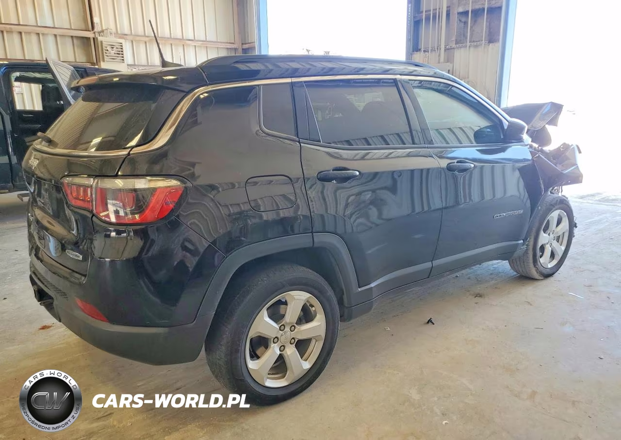 2018 Jeep Compass Latitude VIN:3C4NJDBB7JT343353 - 3