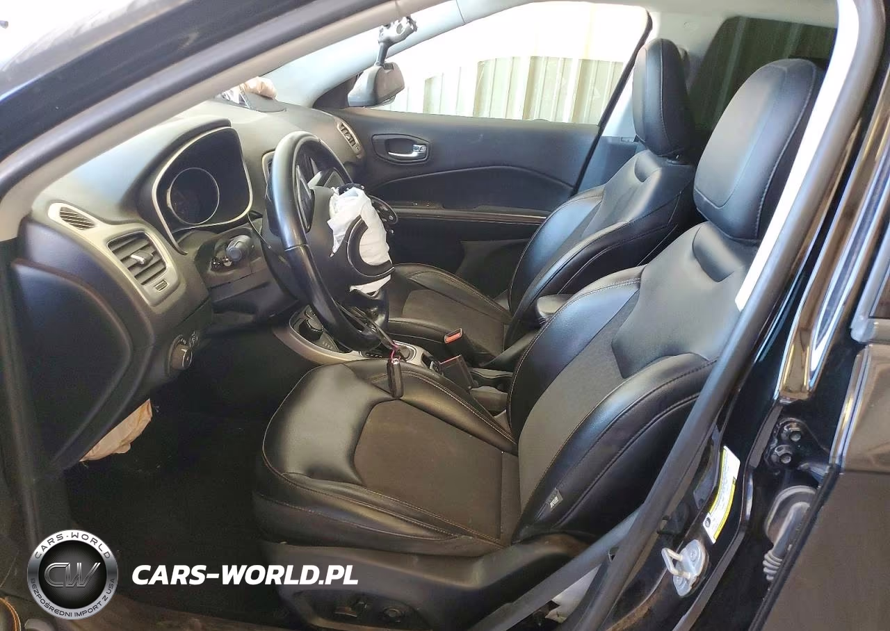 2018 Jeep Compass Latitude VIN:3C4NJDBB7JT343353 - 7