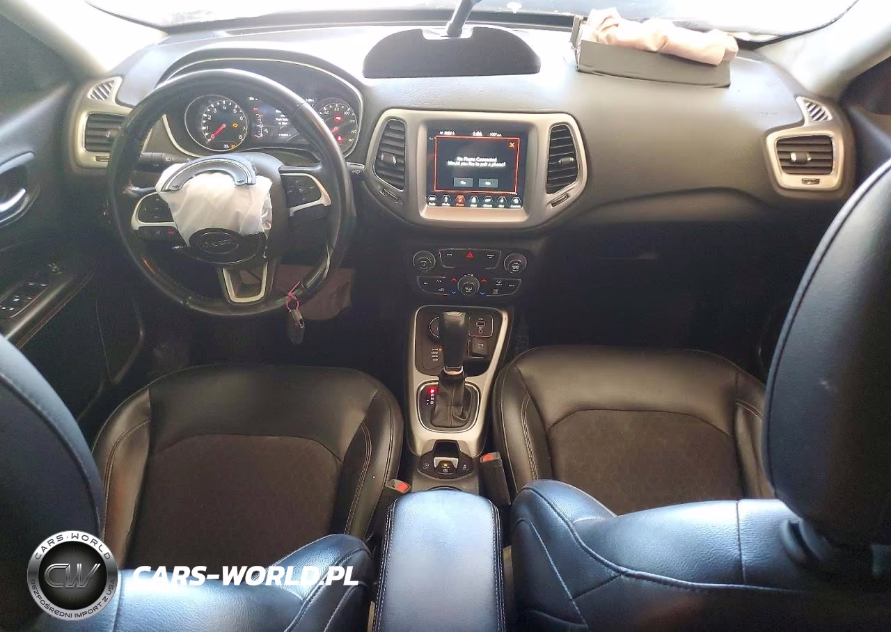 2018 Jeep Compass Latitude VIN:3C4NJDBB7JT343353 - 8