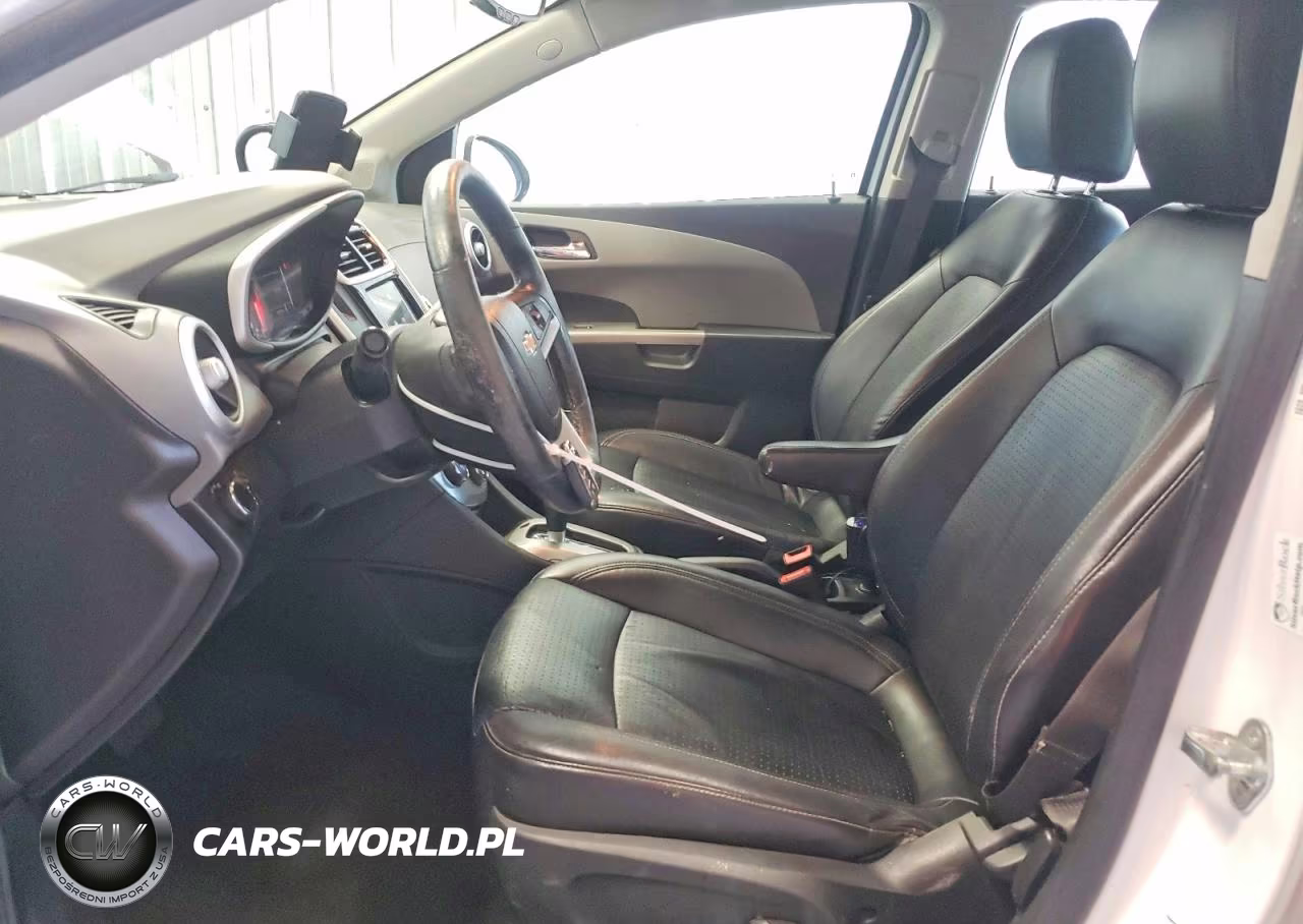 2018 Chevrolet Sonic Premier VIN:1G1JF5SB7J4141245 - 7