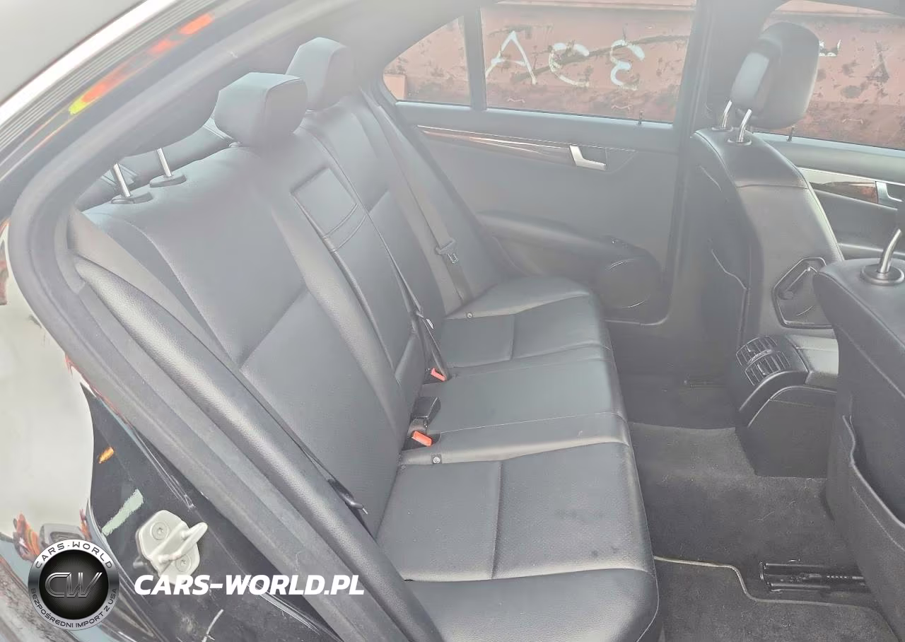 2012 Mercedes-Benz C 300 4Matic VIN:WDDGF8BB5CA683327 - 10