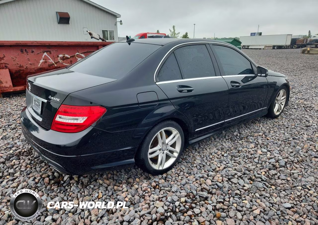 2012 Mercedes-Benz C 300 4Matic VIN:WDDGF8BB5CA683327 - 3