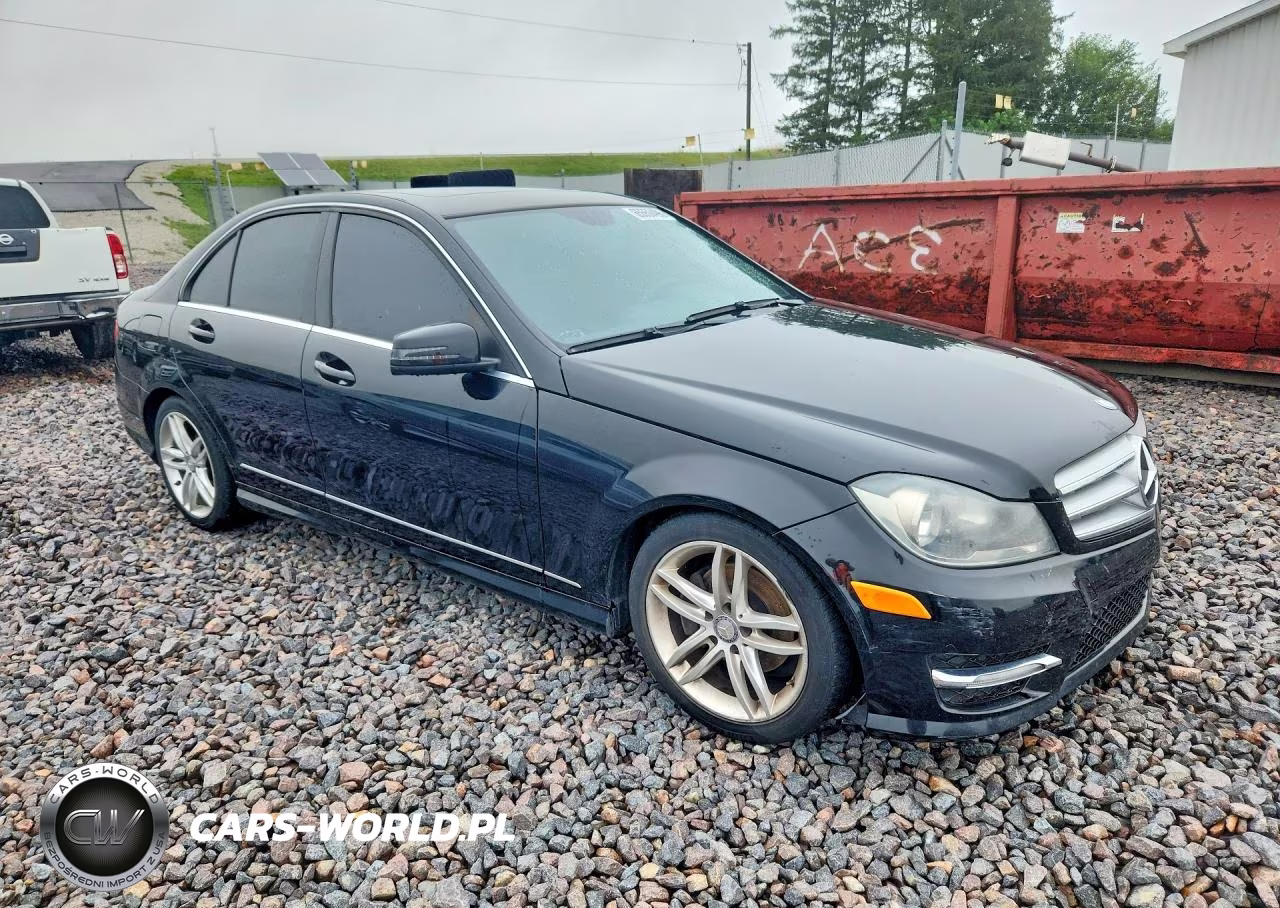 2012 Mercedes-Benz C 300 4Matic VIN:WDDGF8BB5CA683327 - 4