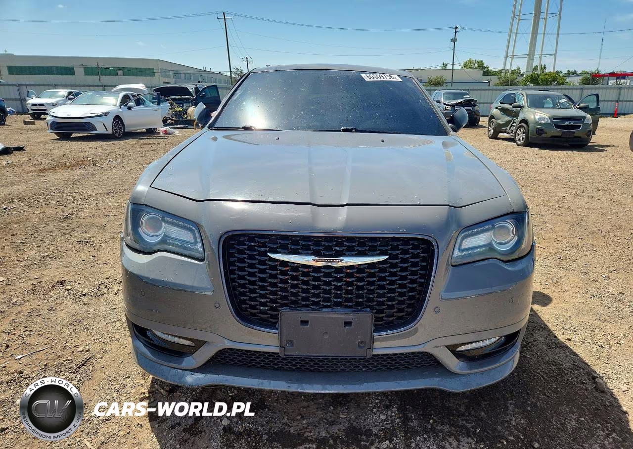 2017 Chrysler 300 S VIN:2C3CCAGG1HH628772 - 5