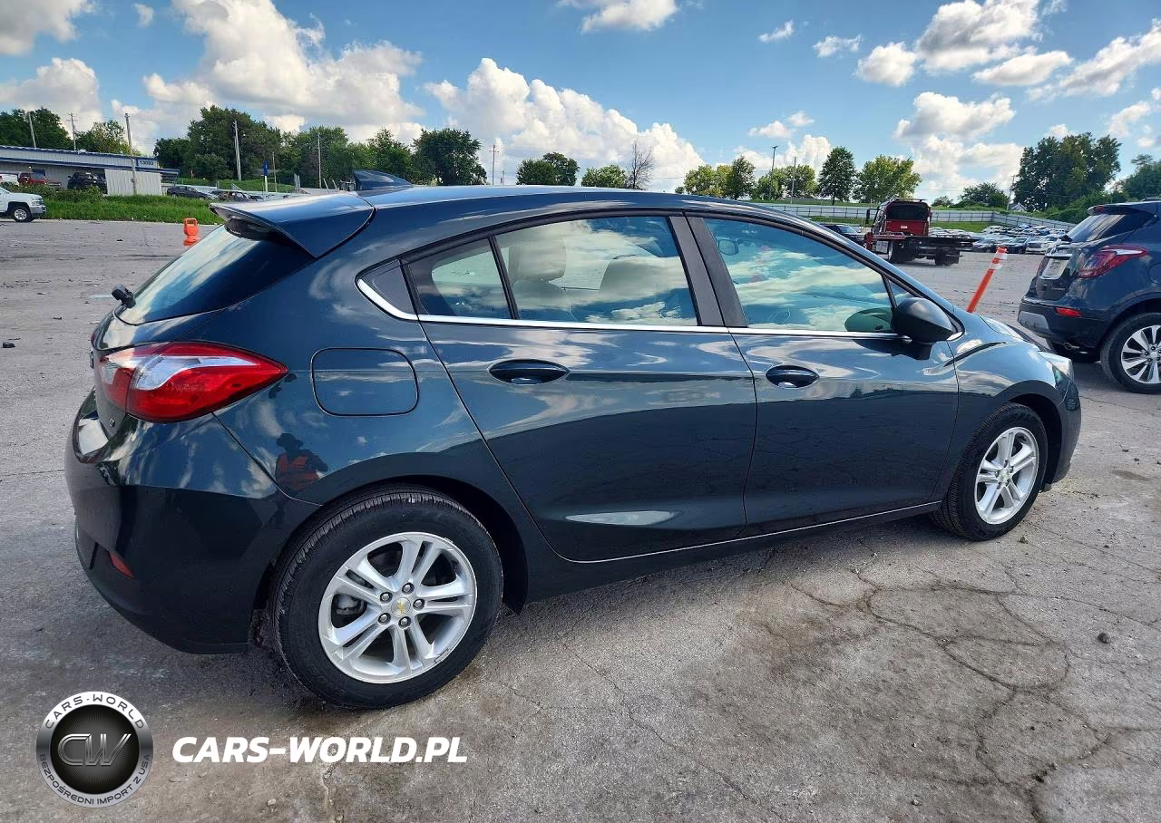 2018 Chevrolet Cruze Lt VIN:3G1BE6SM9JS647707 - 3