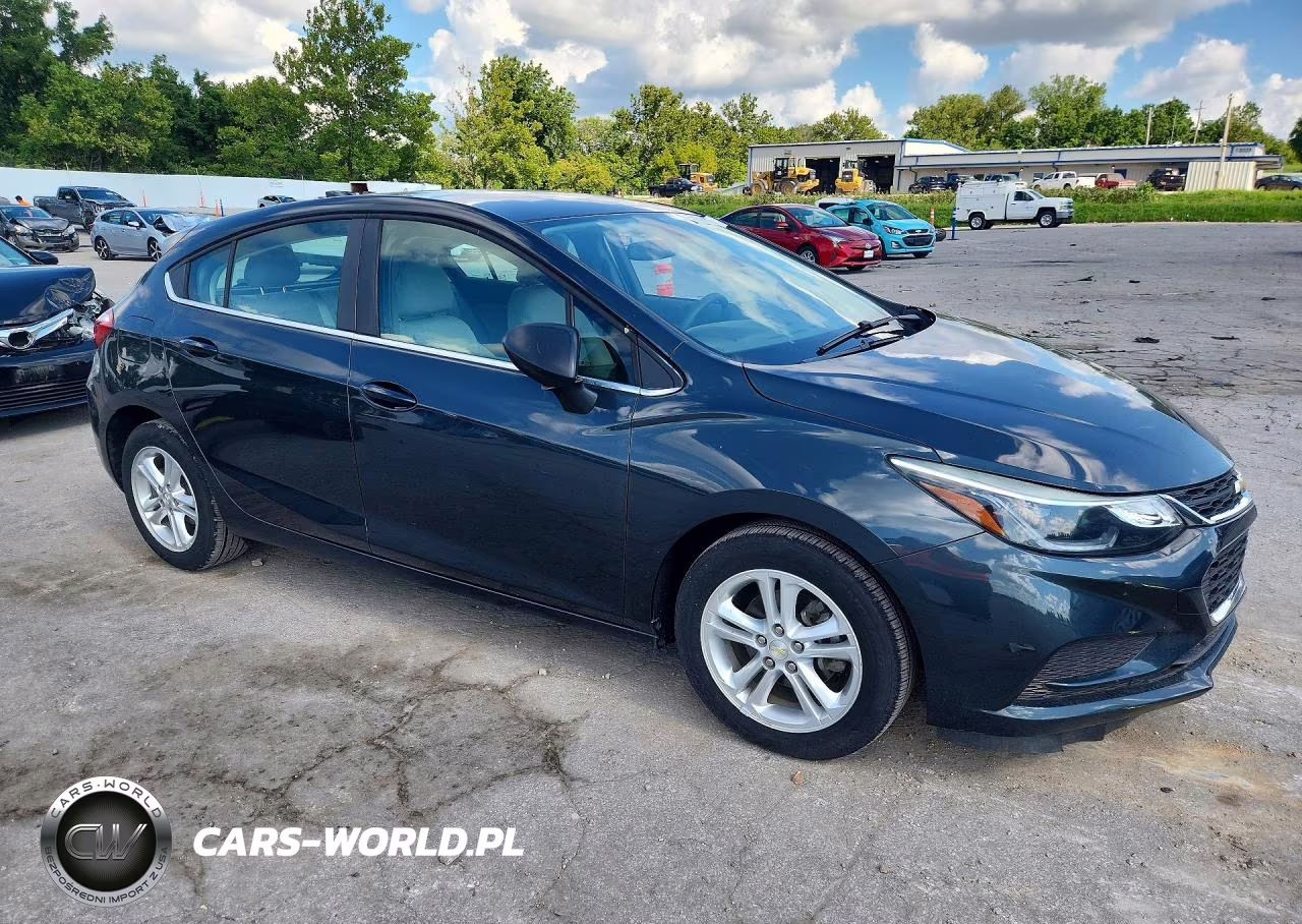 2018 Chevrolet Cruze Lt VIN:3G1BE6SM9JS647707 - 4