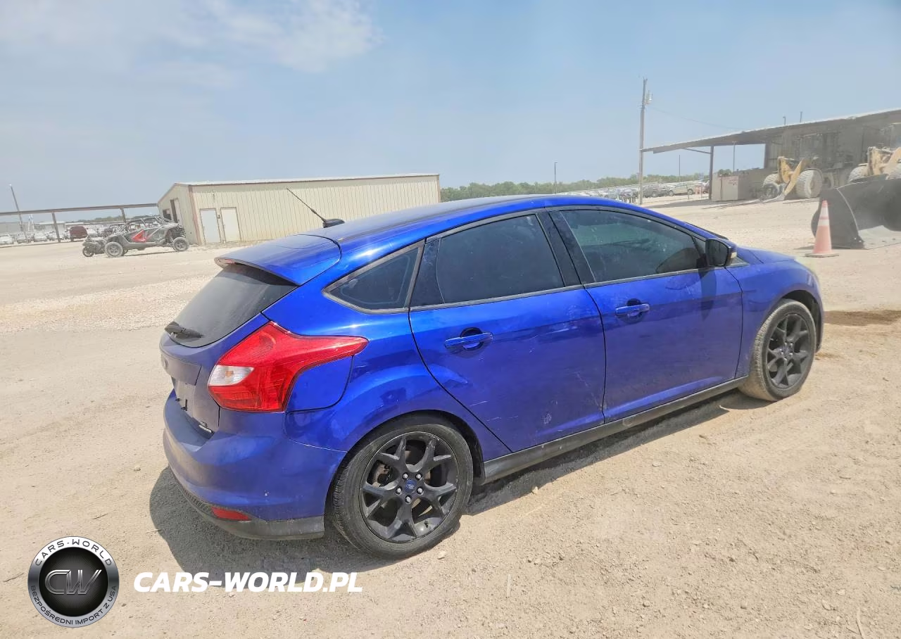2014 Ford Focus Se VIN:1FADP3K23EL372361 - 3