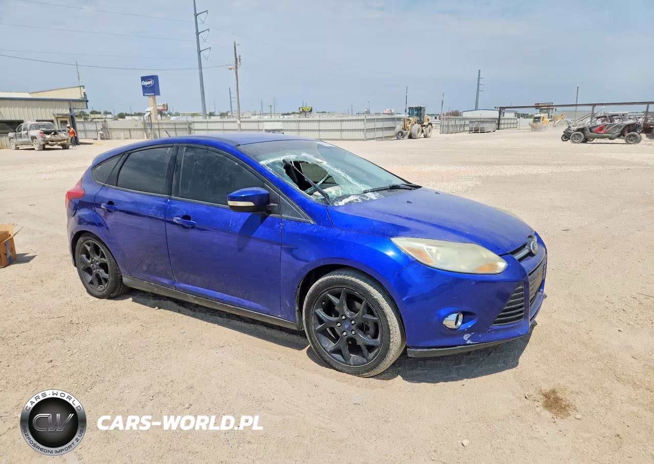 2014 Ford Focus Se VIN:1FADP3K23EL372361 - 4