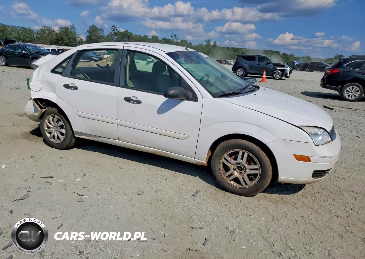 2007 Ford Focus Zx4 VIN:1FAHP34N27W176986 - 4