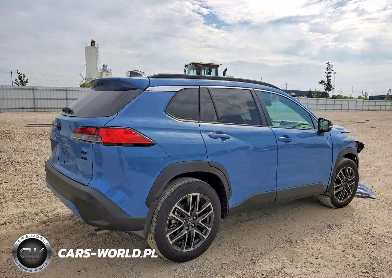 2026 Toyota Corolla Cross Xle VIN:7MUDAABG5TV179125 - 3