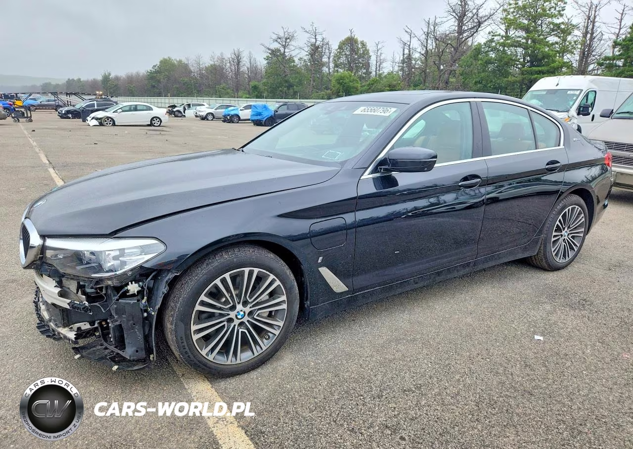 2019 BMW 530Xe VIN:WBAJB1C55KB376466 - 1