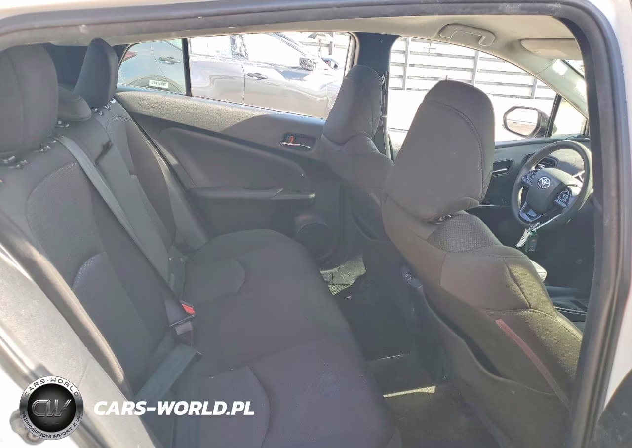2021 Toyota Prius Le VIN:JTDKAMFU2M3152258 - 10
