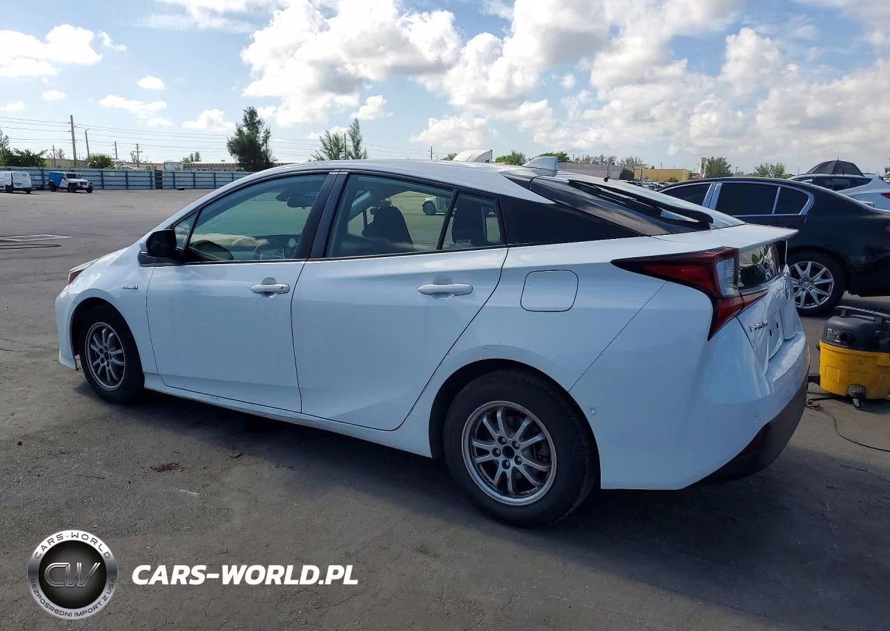 2021 Toyota Prius Le VIN:JTDKAMFU2M3152258 - 2