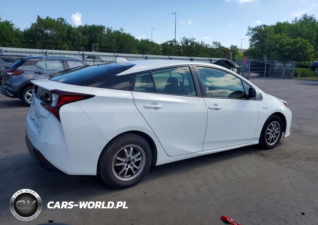 2021 Toyota Prius Le VIN:JTDKAMFU2M3152258 - 3