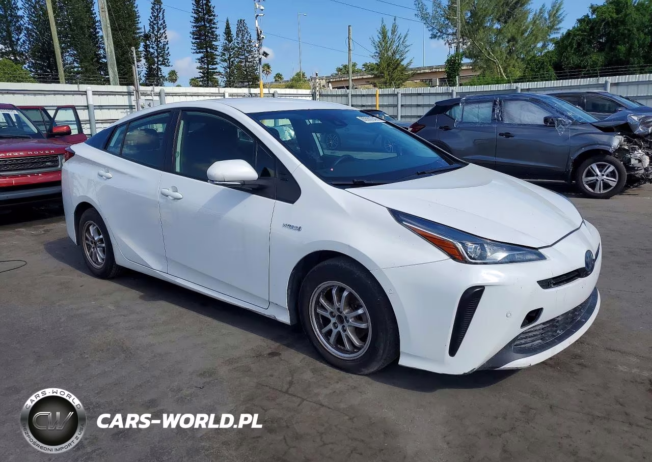 2021 Toyota Prius Le VIN:JTDKAMFU2M3152258 - 4