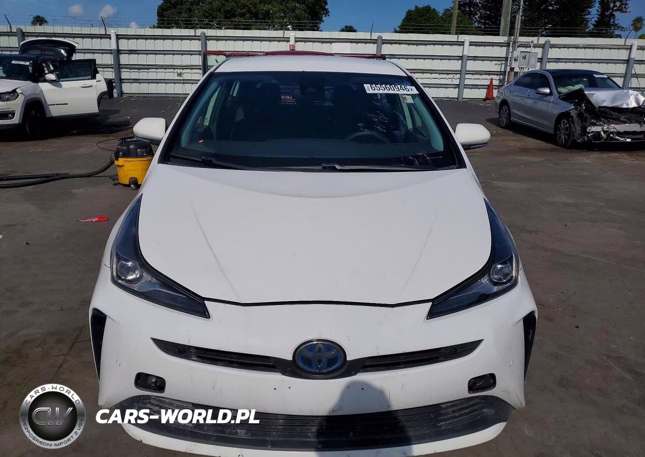 2021 Toyota Prius Le VIN:JTDKAMFU2M3152258 - 5