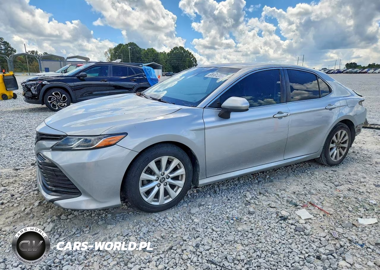 2018 Toyota Camry Le – zdjęcie 1 z 13