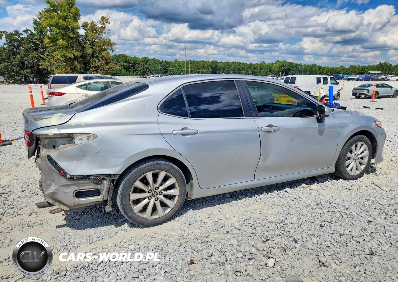 2018 Toyota Camry Le VIN:JTNB11HKXJ3012119 - 3