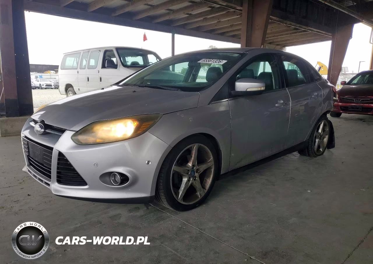 2013 Ford Focus Titanium VIN:1FADP3J27DL252062 - 1