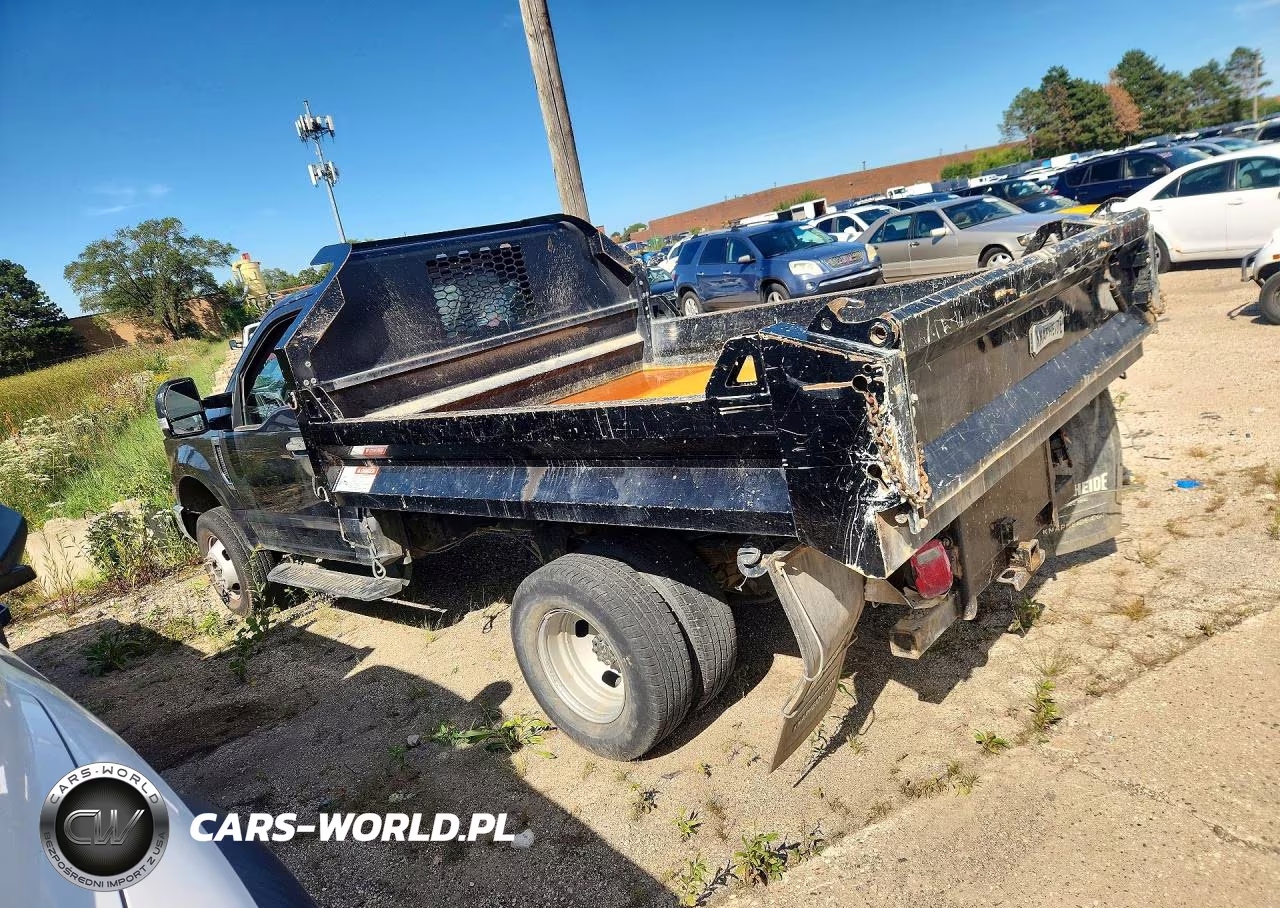 2018 Ford F350 Super Duty Dump Truck VIN:1FDRF3H65JEB98557 - 2