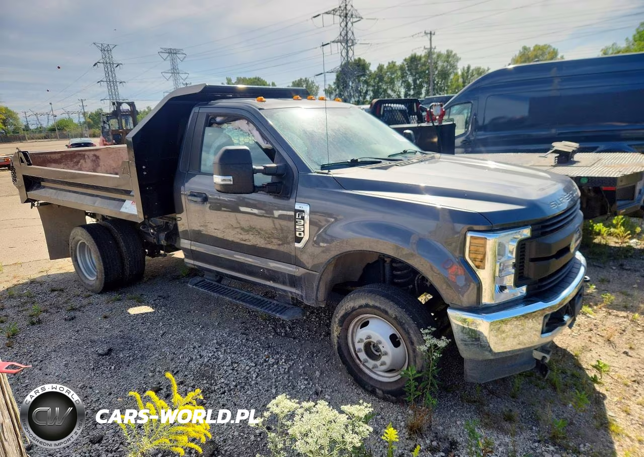 2018 Ford F350 Super Duty Dump Truck VIN:1FDRF3H65JEB98557 - 4
