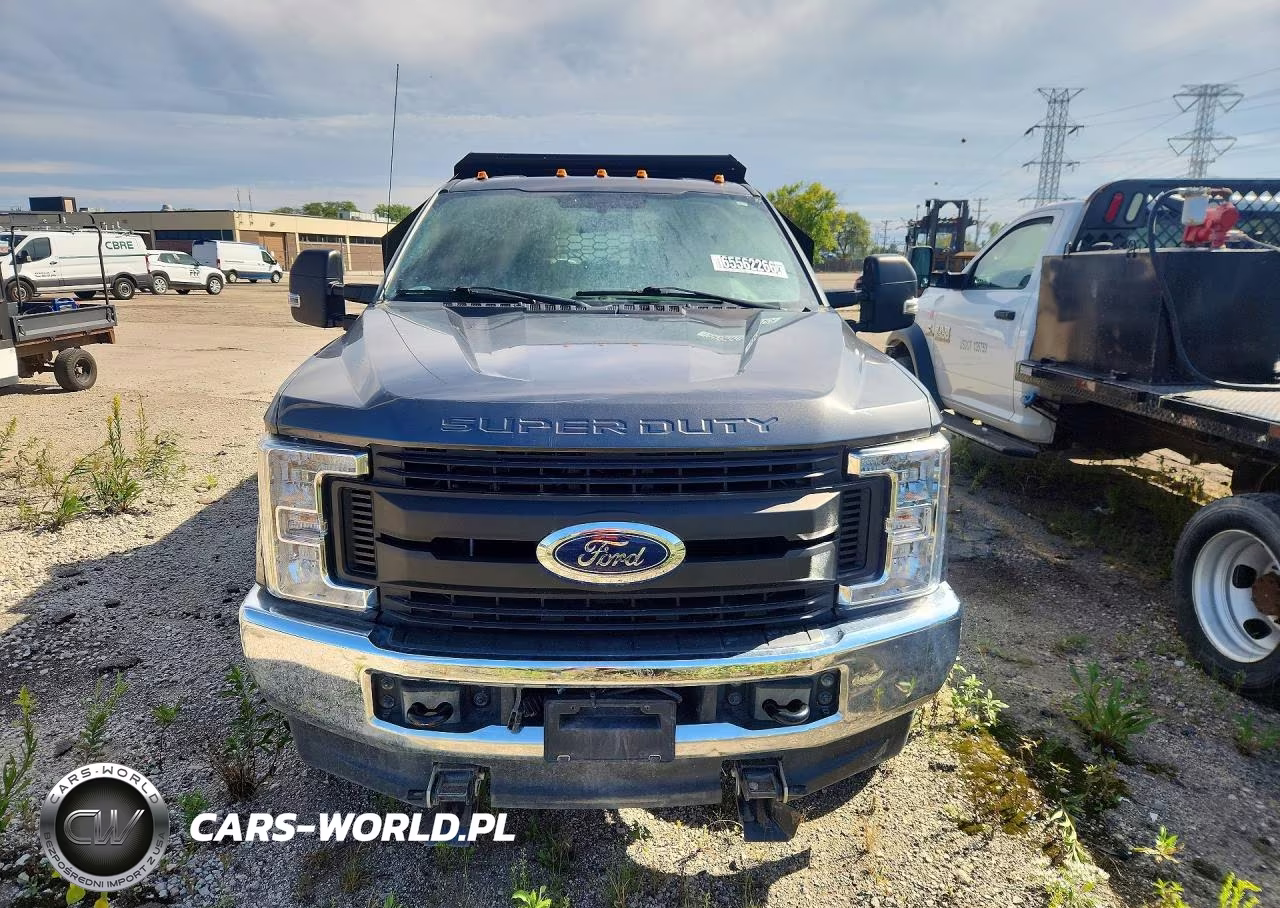 2018 Ford F350 Super Duty Dump Truck VIN:1FDRF3H65JEB98557 - 5