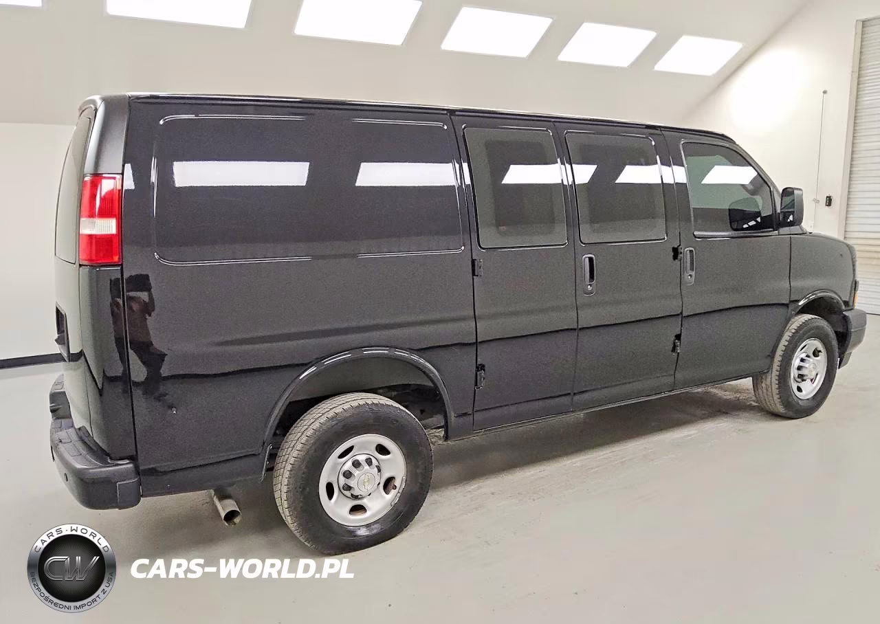 2023 Chevrolet Express G2500 VIN:1GCWGAFP2P1108771 - 3