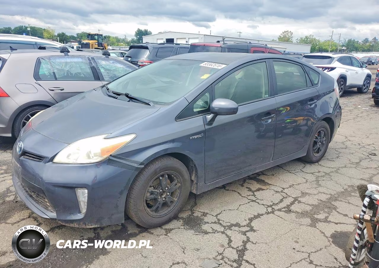 2013 Toyota Prius Two – zdjęcie 1 z 12