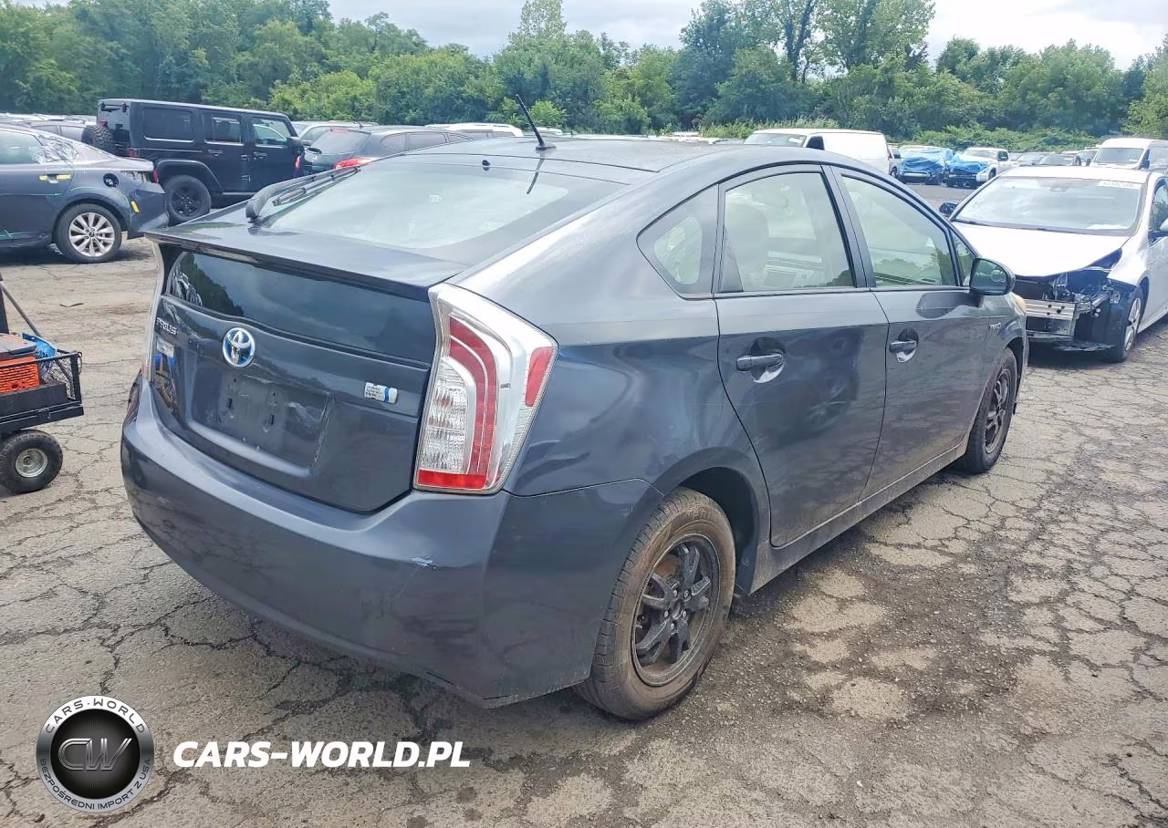 2013 Toyota Prius Two VIN:JTDKN3DU0D1730497 - 3