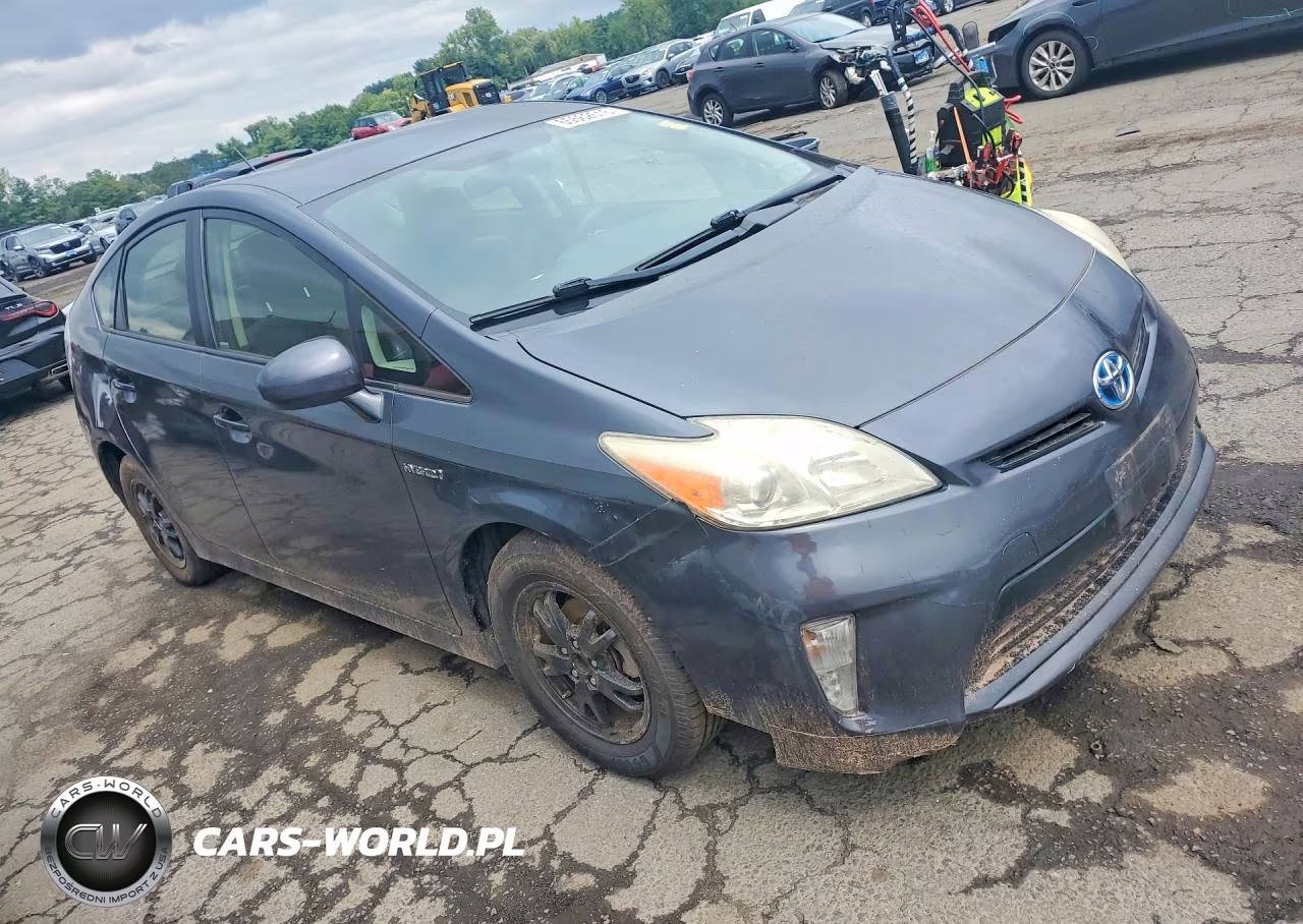 2013 Toyota Prius Two VIN:JTDKN3DU0D1730497 - 4