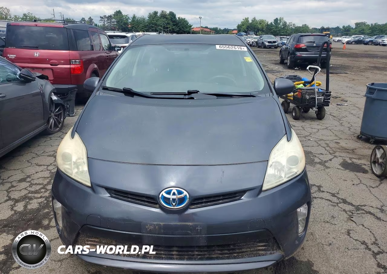 2013 Toyota Prius Two VIN:JTDKN3DU0D1730497 - 5