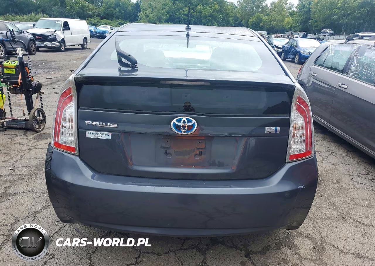2013 Toyota Prius Two VIN:JTDKN3DU0D1730497 - 6