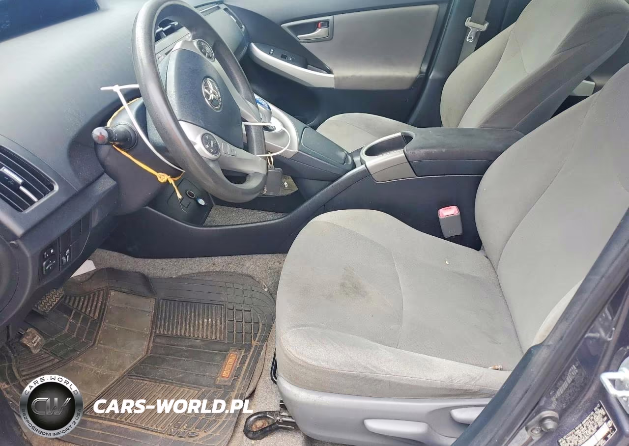 2013 Toyota Prius Two VIN:JTDKN3DU0D1730497 - 7