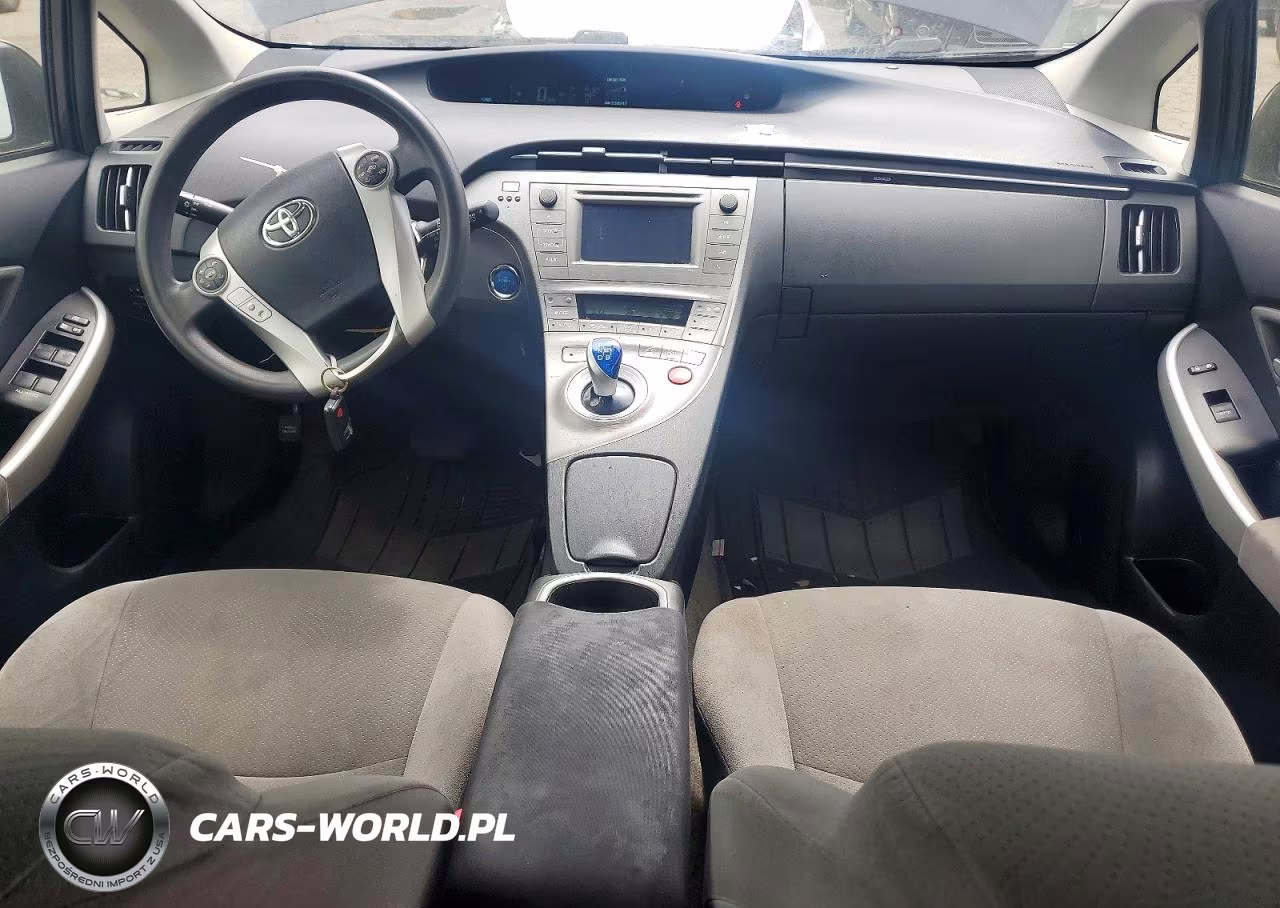 2013 Toyota Prius Two VIN:JTDKN3DU0D1730497 - 8