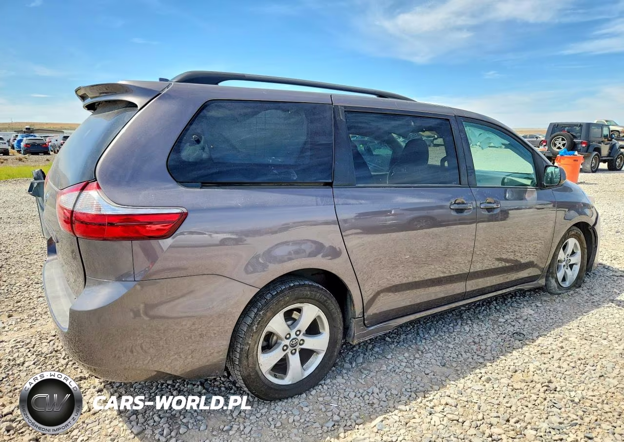 2019 Toyota Sienna Le VIN:5TDKZ3DC9KS997312 - 3