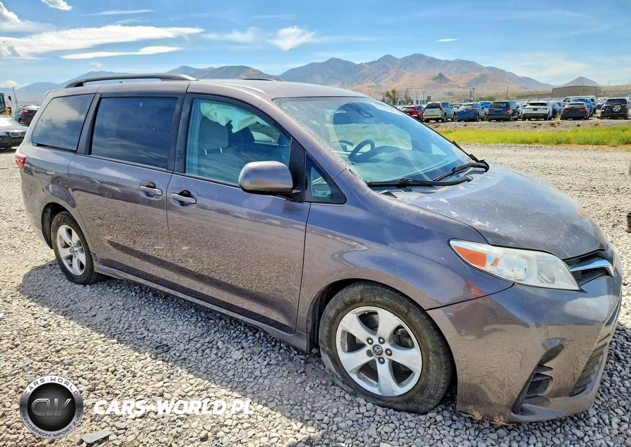 2019 Toyota Sienna Le VIN:5TDKZ3DC9KS997312 - 4