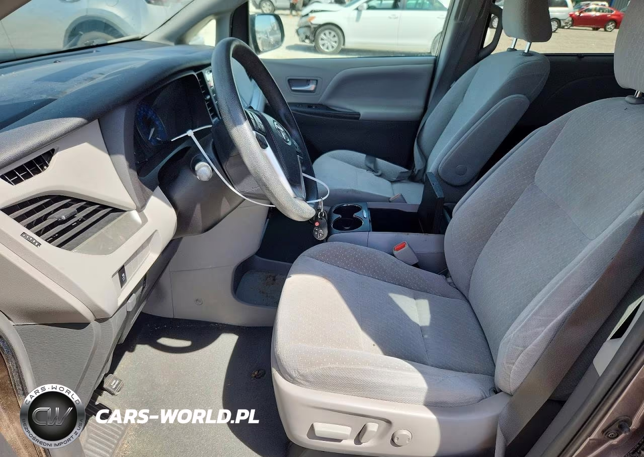 2019 Toyota Sienna Le VIN:5TDKZ3DC9KS997312 - 7