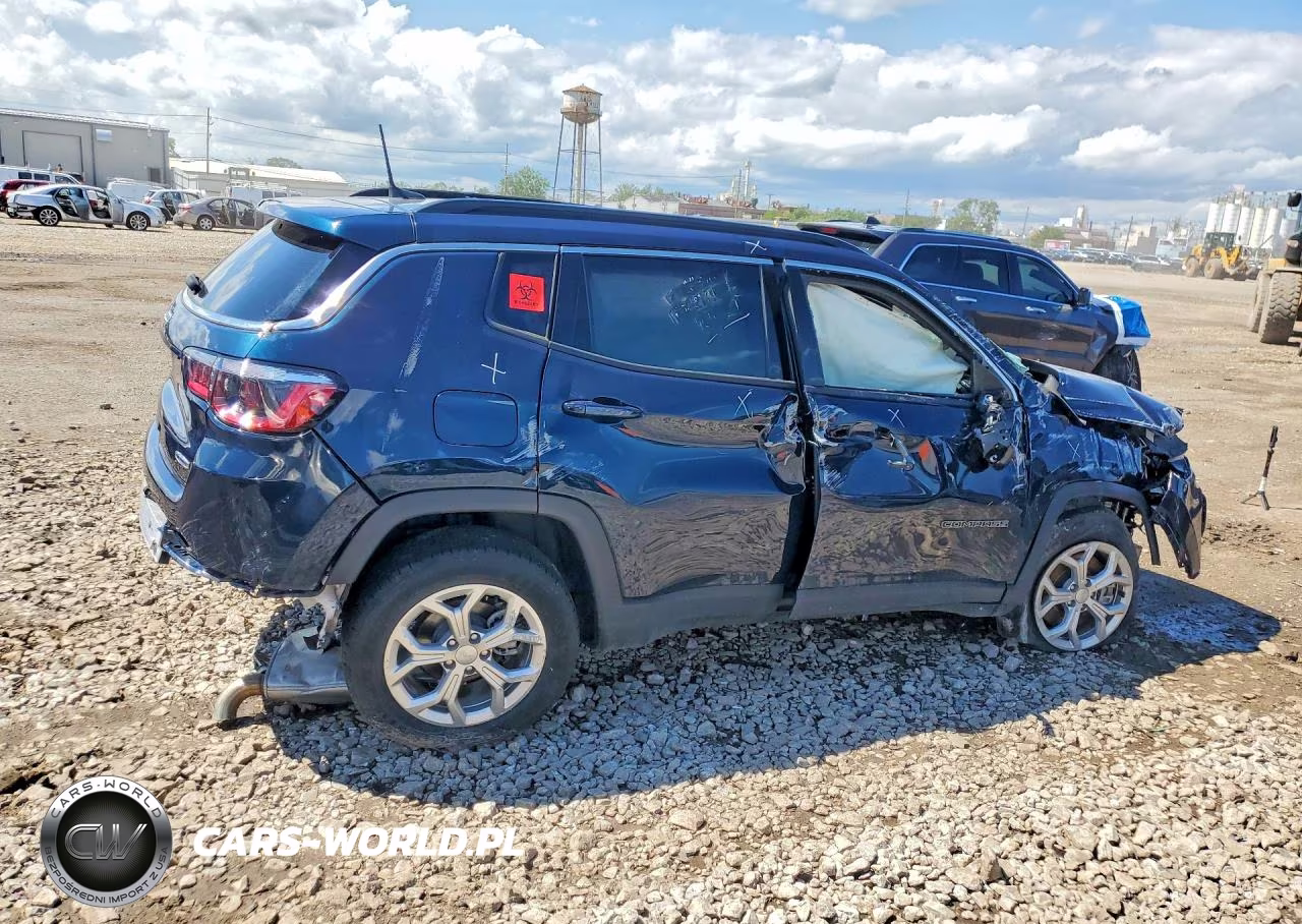 2024 Jeep Compass Latitude VIN:3C4NJDBN9RT170568 - 3