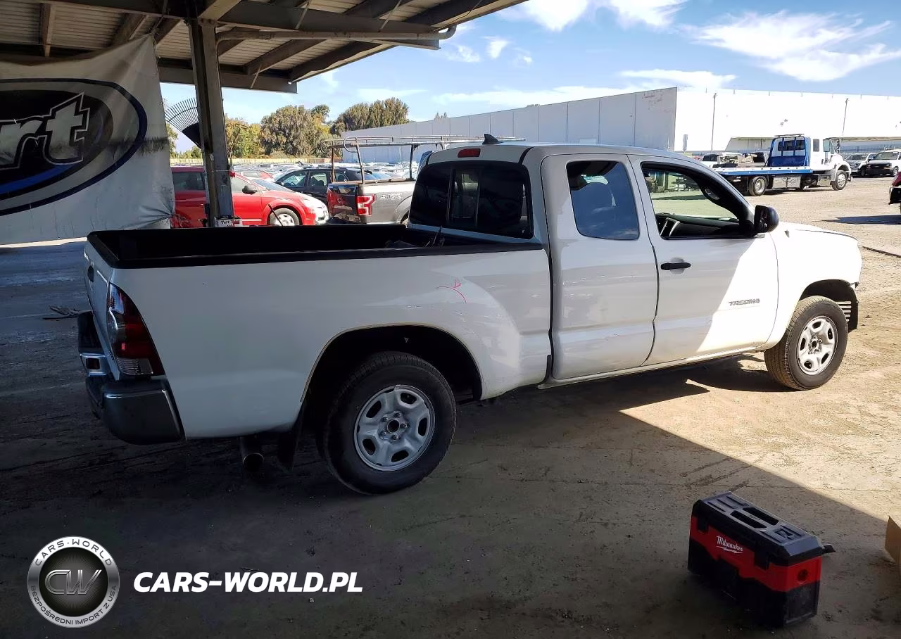 2014 Toyota Tacoma Base VIN:5TFTX4CN5EX044825 - 3