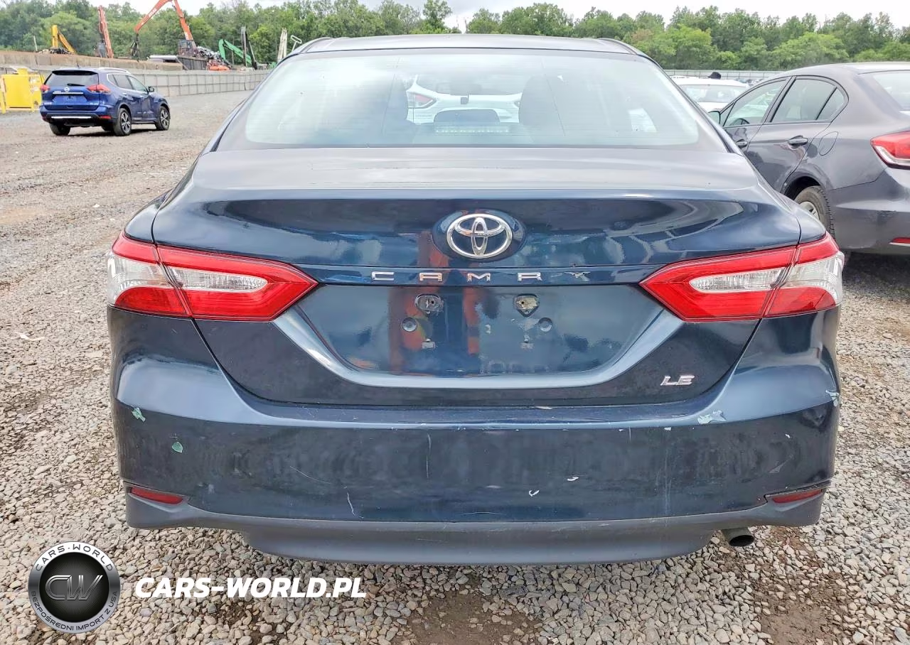 2018 Toyota Camry Le VIN:4T1B11HKXJU583118 - 6