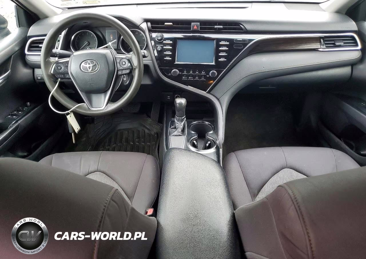 2018 Toyota Camry Le VIN:4T1B11HKXJU583118 - 8
