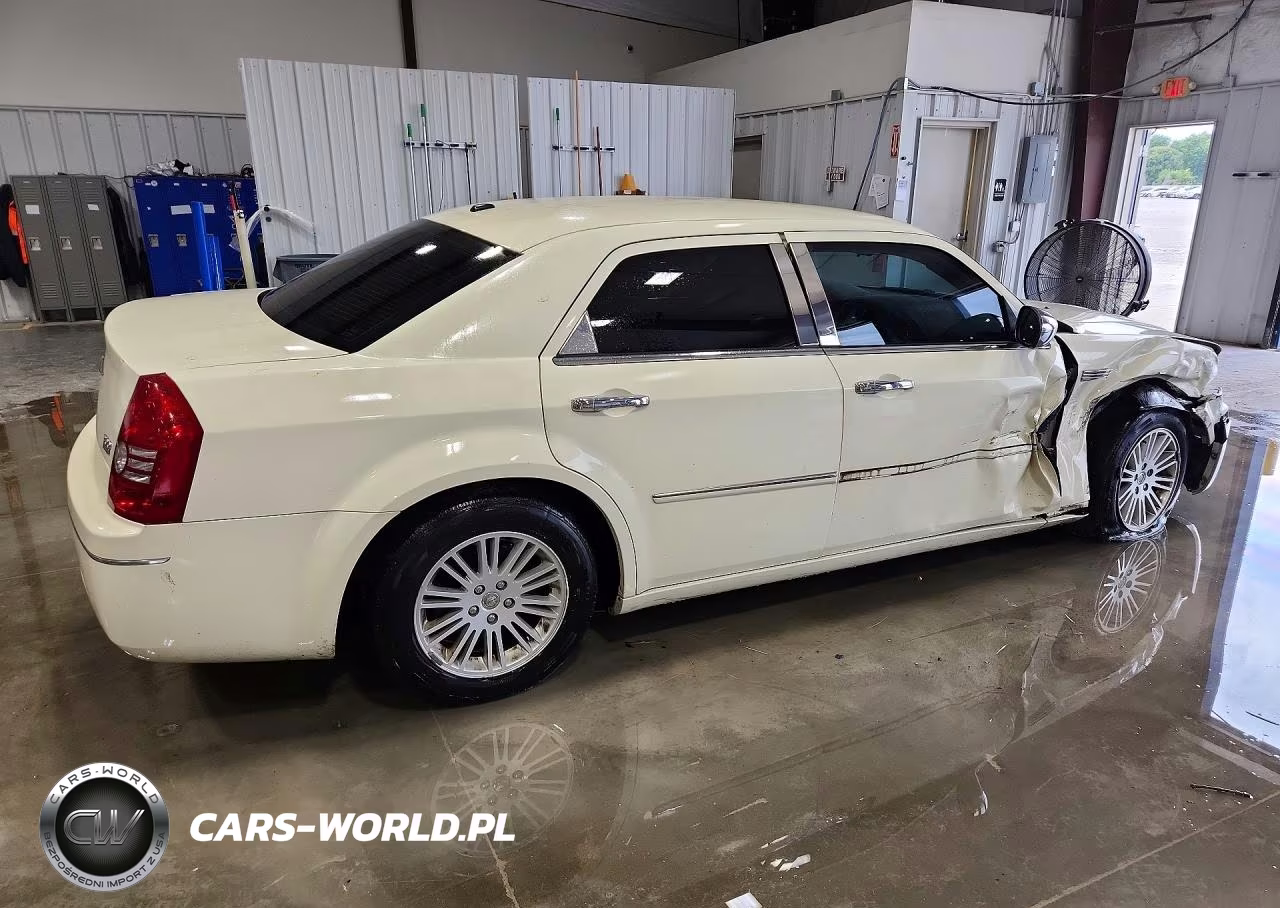 2010 Chrysler 300 Touring VIN:2C3CA5CV4AH209533 - 3