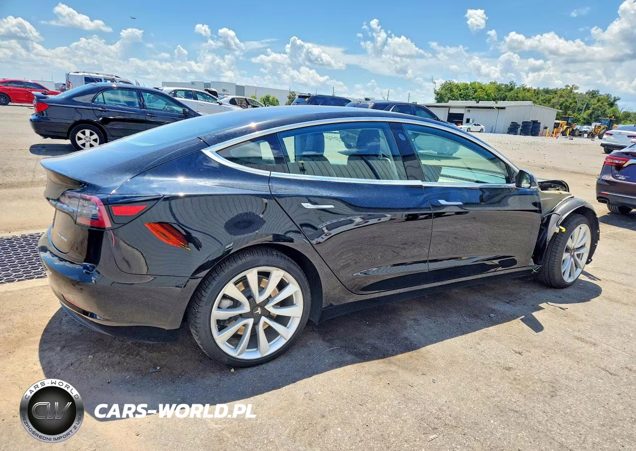 2018 Tesla Model 3 VIN:5YJ3E1EB7JF120900 - 3