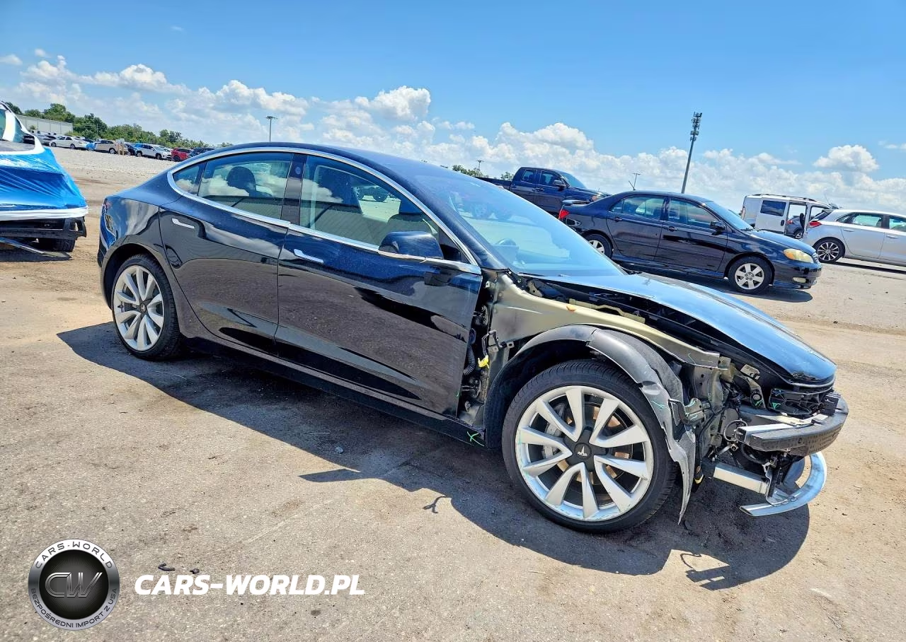 2018 Tesla Model 3 VIN:5YJ3E1EB7JF120900 - 4
