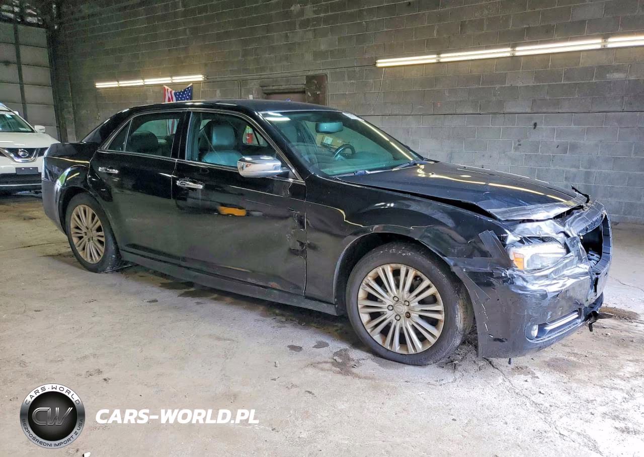 2014 Chrysler 300C VIN:2C3CCAKG8EH243969 - 4