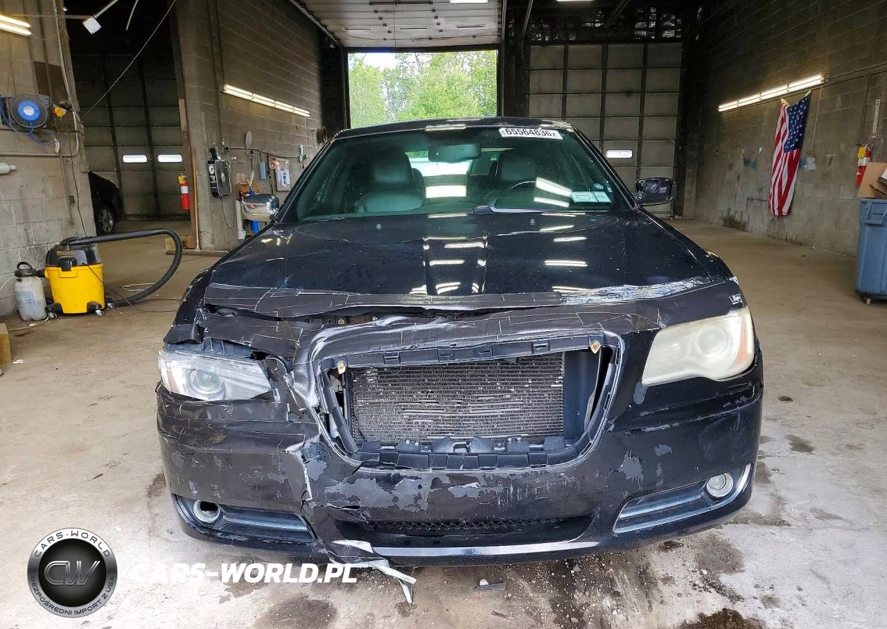 2014 Chrysler 300C VIN:2C3CCAKG8EH243969 - 5